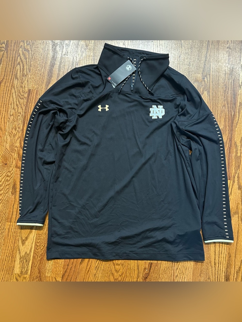 Under Armour Notre Dame Men’s Black 1/4 Zip Pullovers Heatgear Loose Fit Large